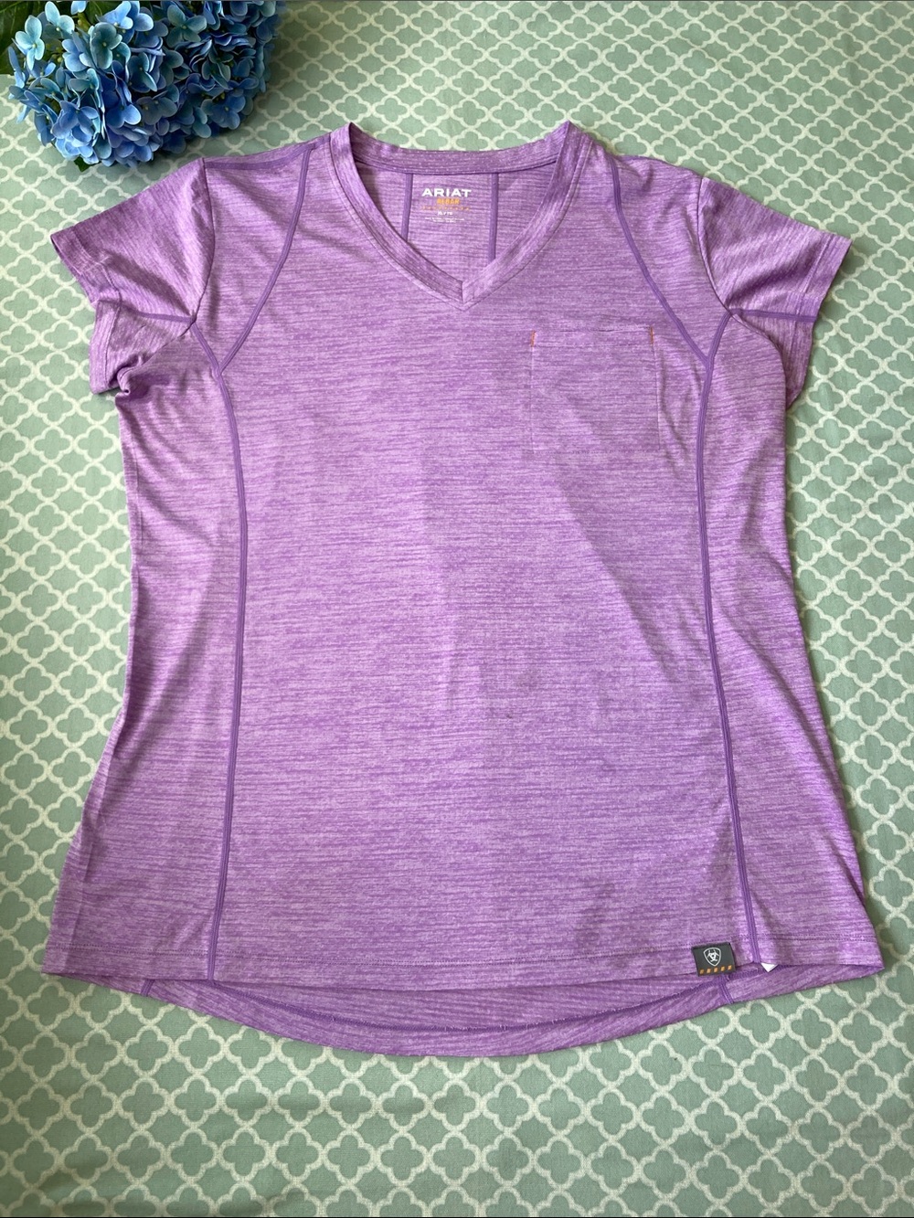 Ariat Lavender V-Neck Rebar Evolution Short Sleeve Tee XL